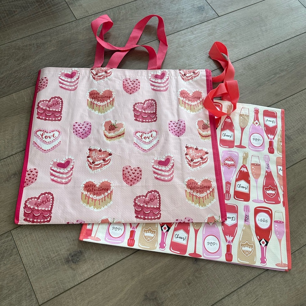 Homegoods TJMaxx Marshalls Vday Day Vintage Heart Cake & Champagne Bags NWOT